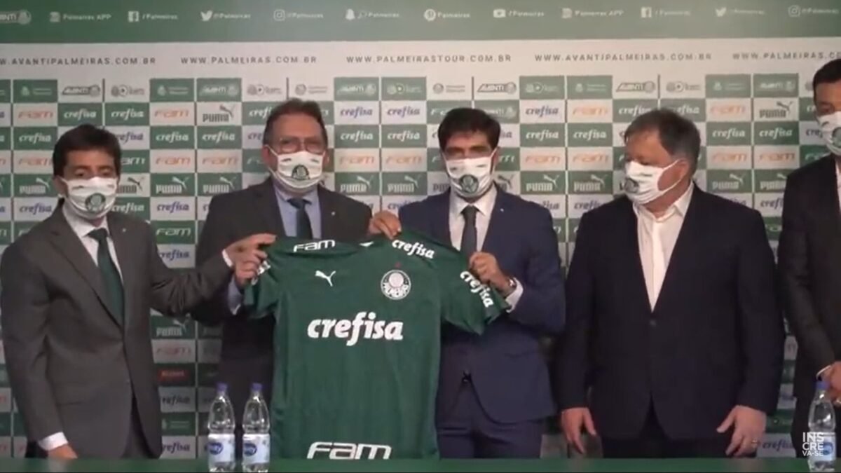Abel Ferreira se apresentou na academia oficialmente