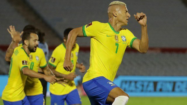 Brasil vence Uruguai e mantém 100% nas Eliminatórias