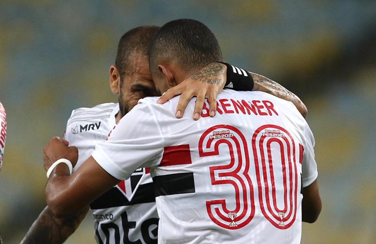 Com dois de Brenner, São Paulo bate Fluminense no Maracanã.