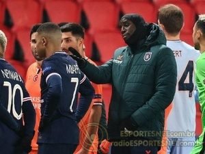 Equipes do PSG e Instambul Basaksehir se retiram de campo após ofensas racistas