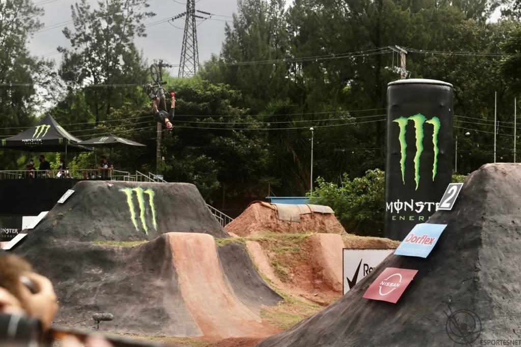 Leandro Overall leva mais uma vez o título do Superbmx Estilo Livre em Carapicuíba