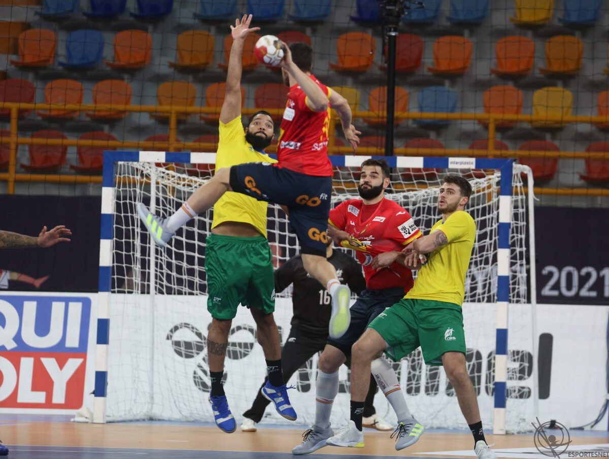 Empate gigante na estreia, mesmo com desfalques