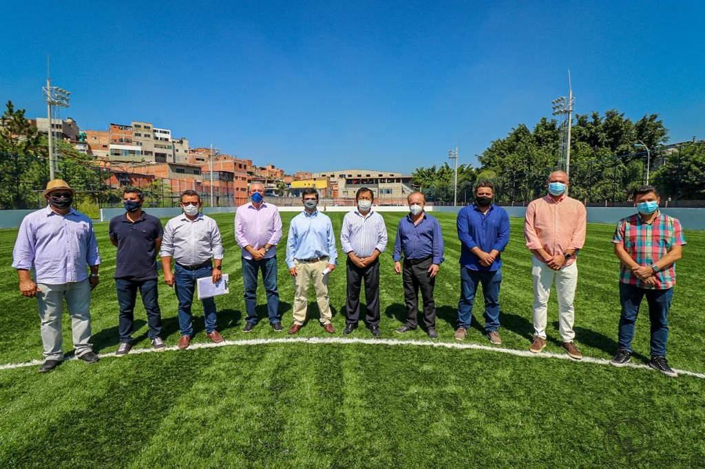 Taboão da Serra: Novartis e Anovis entregam Campo do Botafogo no Jd. Record para Prefeitura de Taboão da Serra