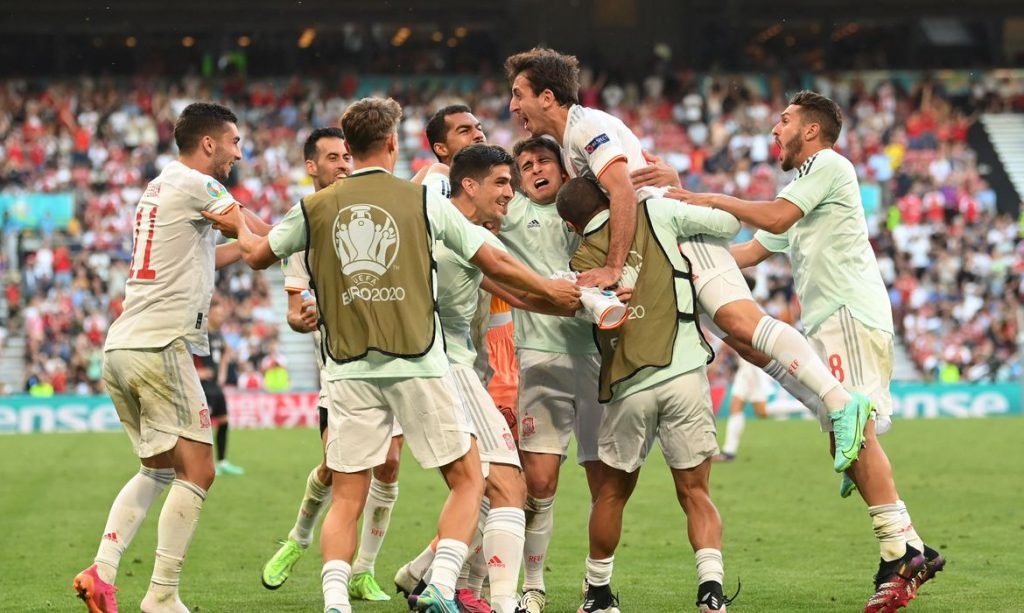 Espanha vence Croácia na prorrogação
