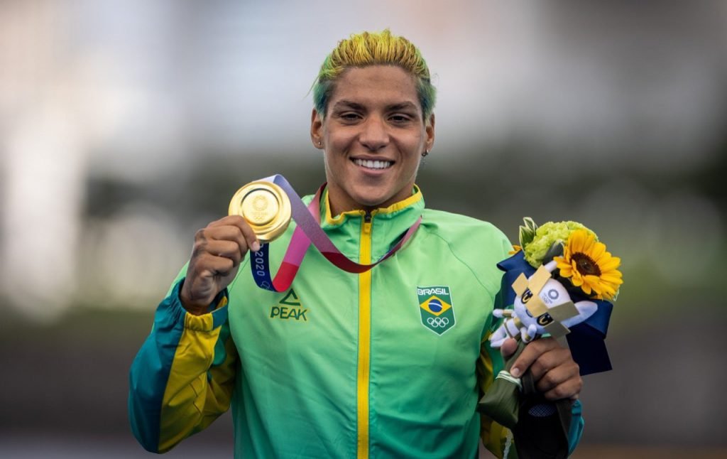 Ana Marcela fatura o ouro