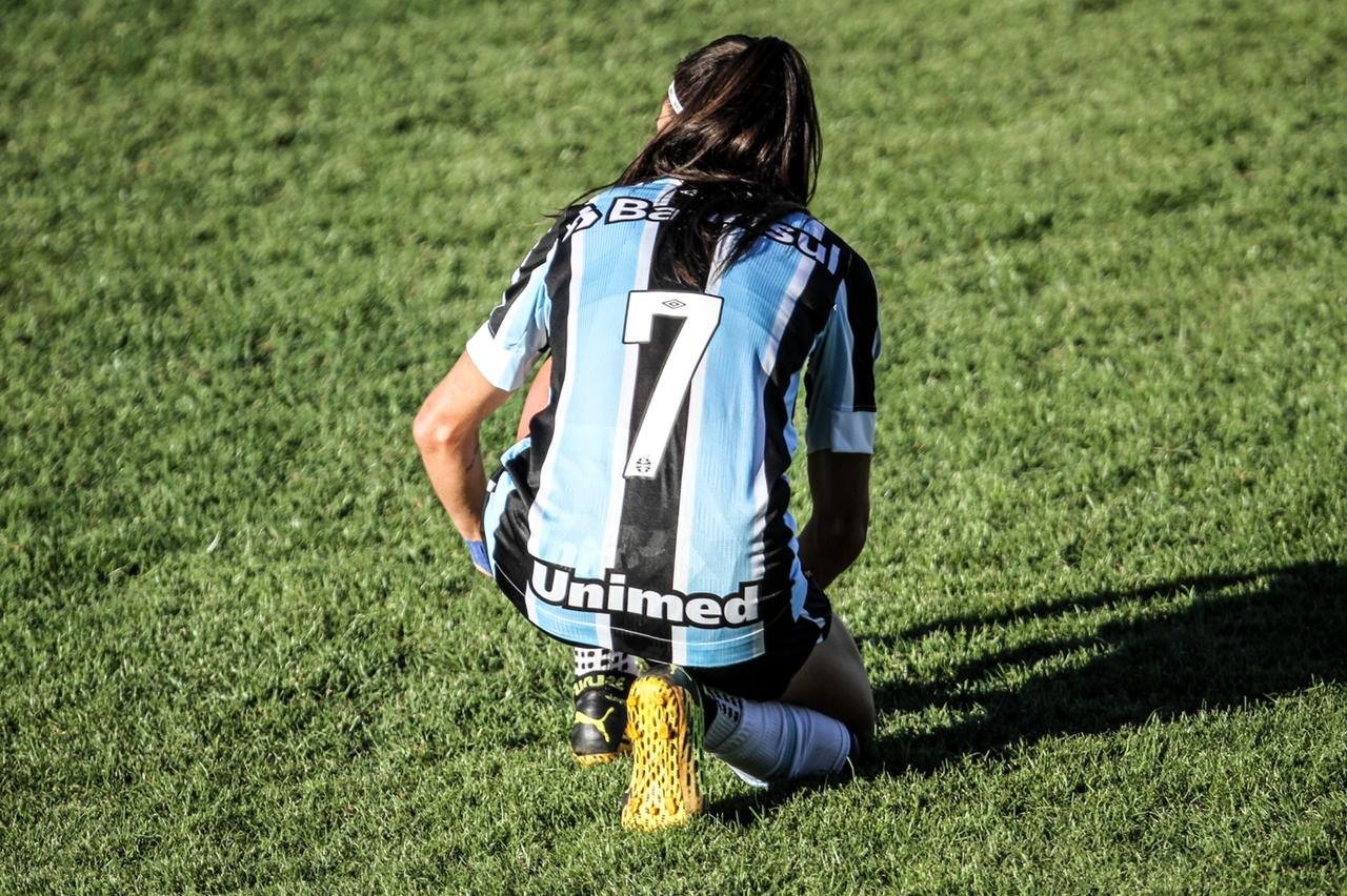 Grêmio estreia no Gaúcho Feminino e aposta no talento de Pri Back