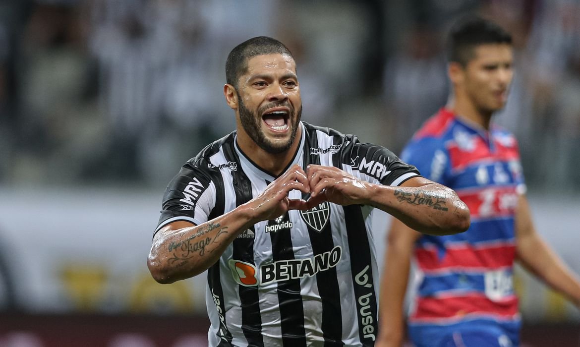 Atlético-MG goleia e fica perto da final da Copa do Brasil