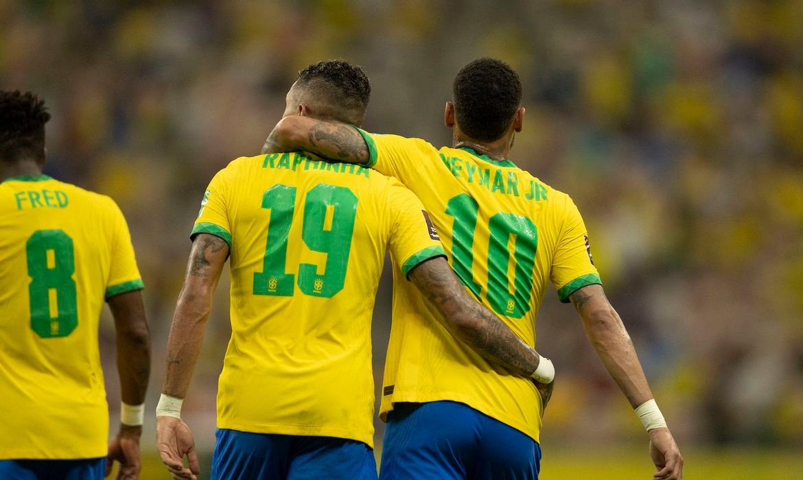 Neymar e Raphinha brilham e Brasil vence Uruguai