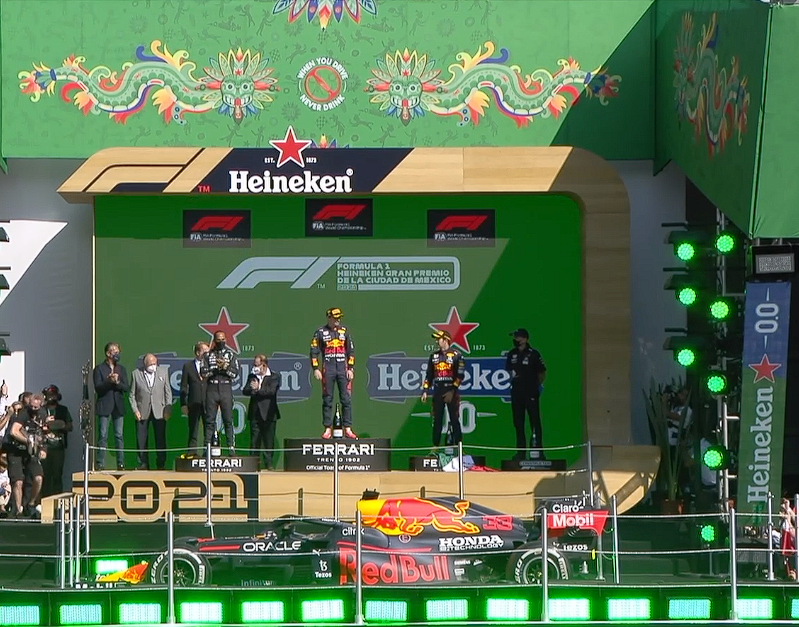 Verstappen vence no México após largada espetacular