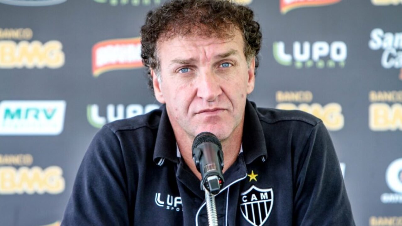 Bomba!! Cuca alega problemas familiares e deixa comando do Atlético-MG