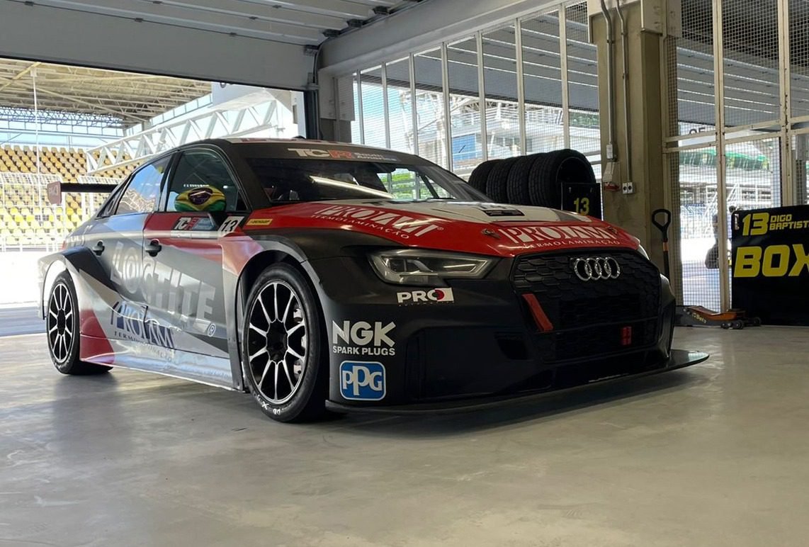Bia Figueiredo é a primeira mulher a pilotar na TCR South America