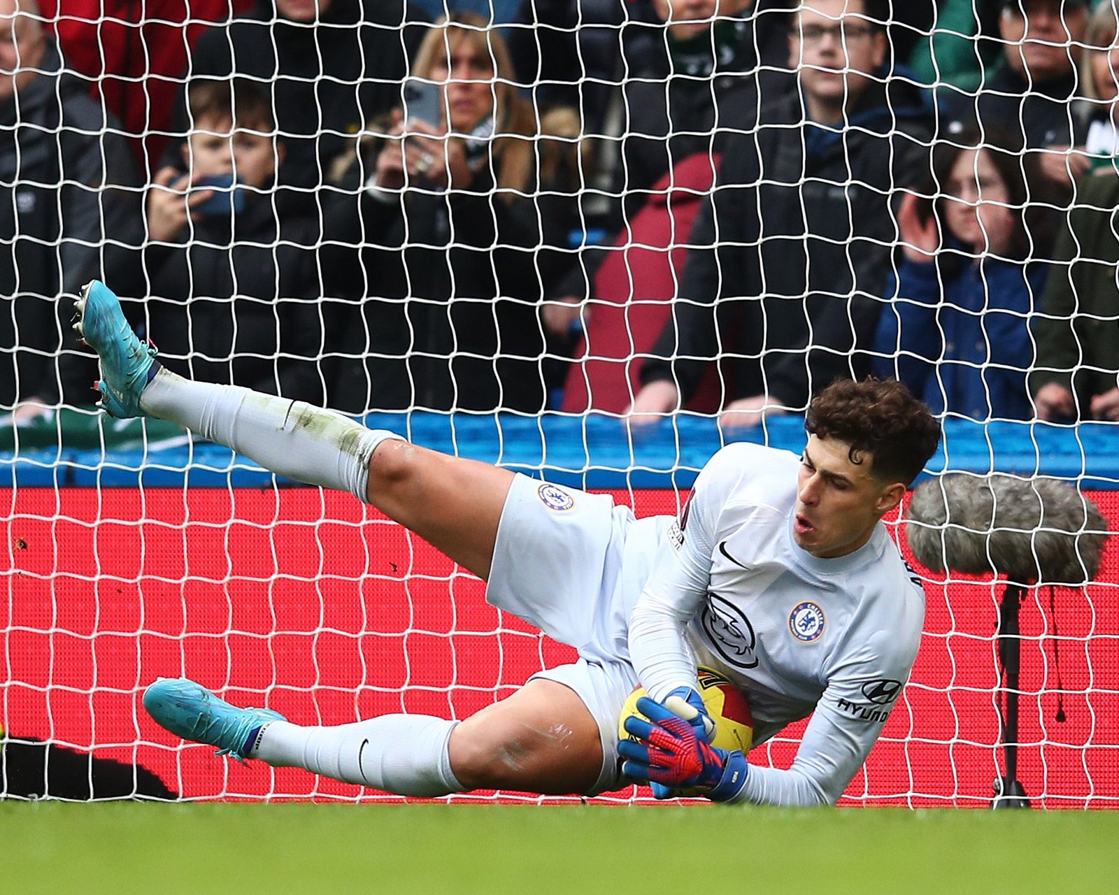 No sufoco, Chelsea vence última partida antes do Mundial