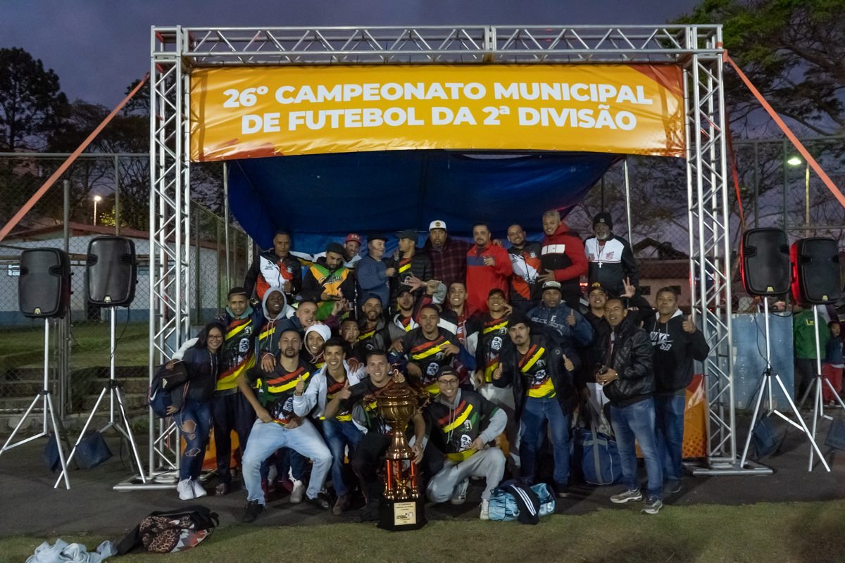 Sapé leva taça de campeão do 26º Campeonato Municipal da 2ª Divisão de Futebol de Taboão