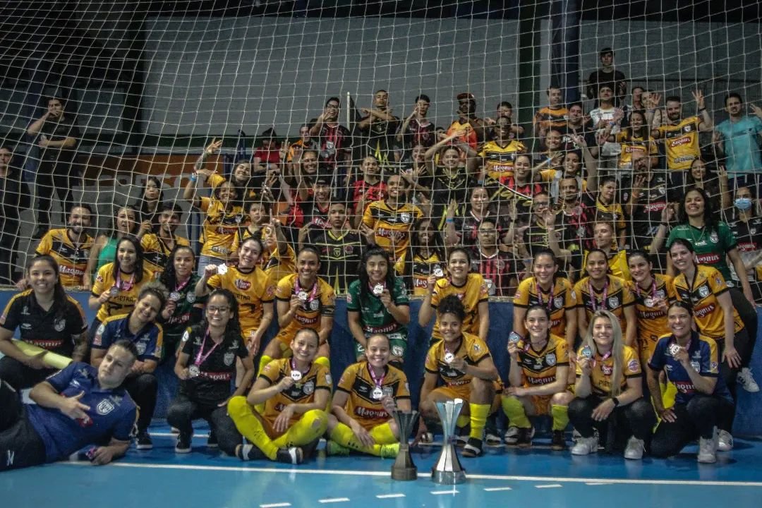 Taboão/Magnus, vice-campeãs da Liga Nacional