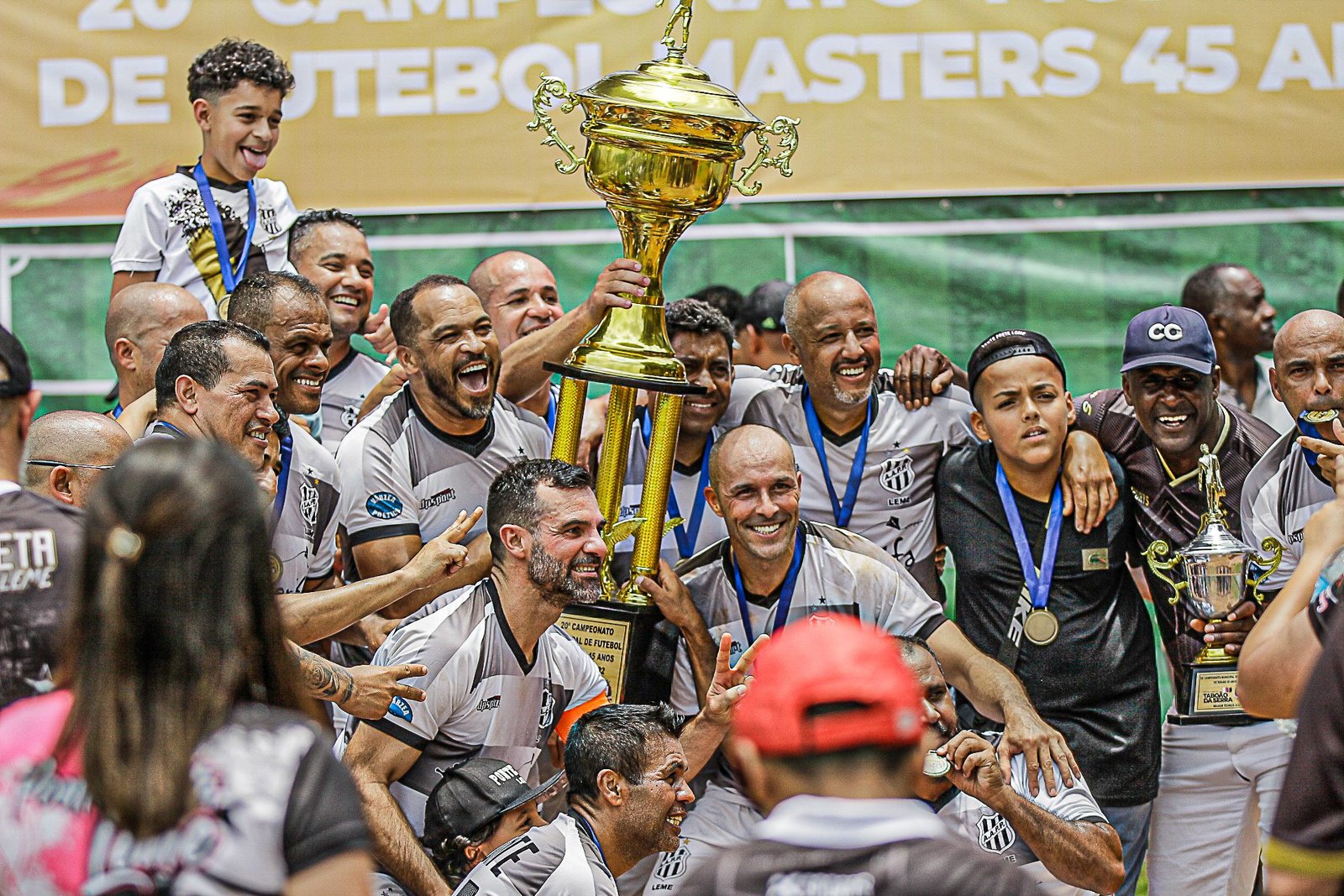 Ponte Preta do Jd. Leme é campeã do Masters 45 anos de Taboão da Serra