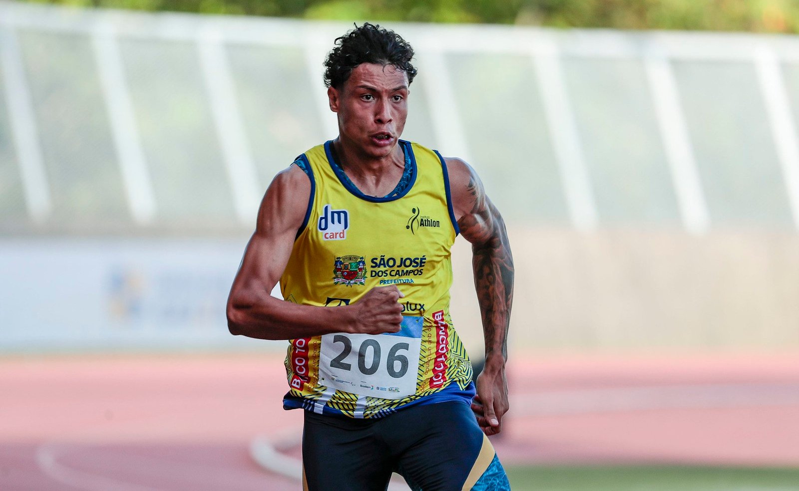 Jerusa Geber quebra recorde mundial dos 100m entre atletas cegas no Circuito Loterias Caixa de atletismo