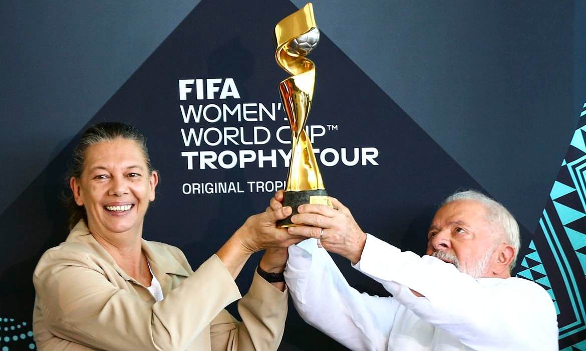 Lula declara apoio para Brasil sediar Copa de Futebol Feminino em 2027
