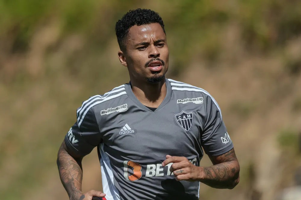 Reforços do Flamengo, Allan e Luiz Araújo são regularizados e