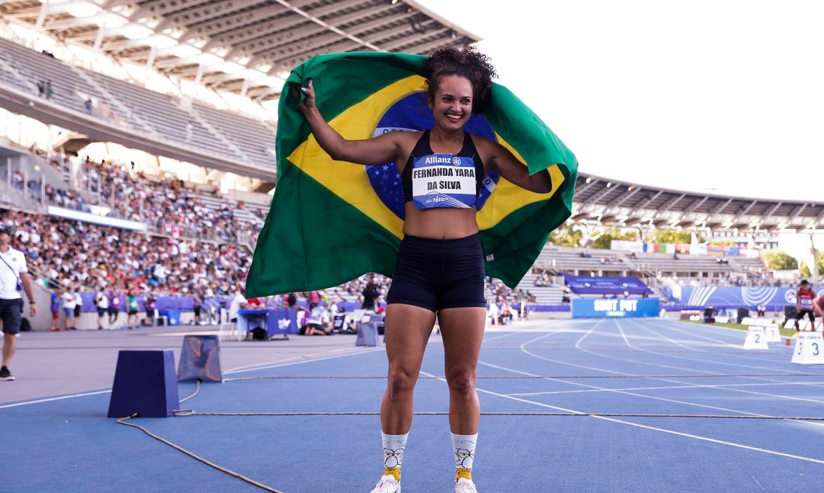 Mundial: Fernanda Yara é ouro e Brasil sobe ao pódio outras 6 vezes