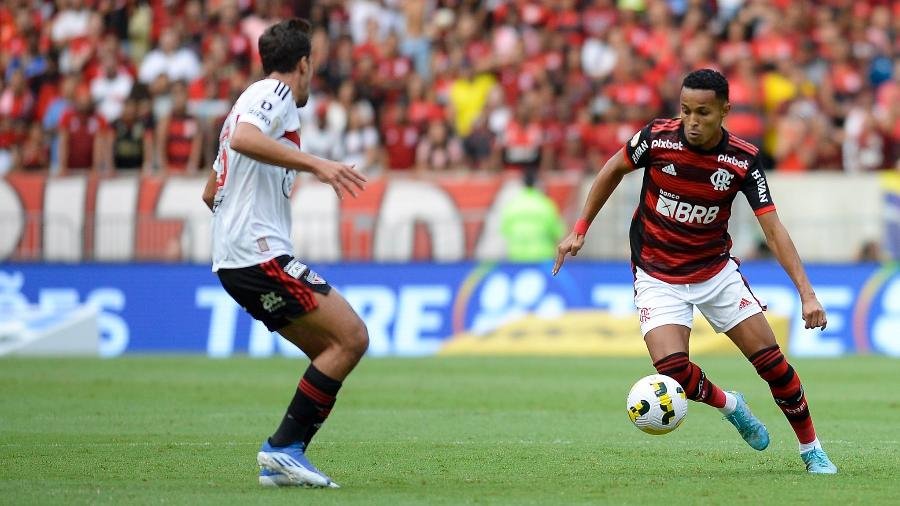 Quem é o favorito para a final da Copa do Brasil? Site monta escalação ideal