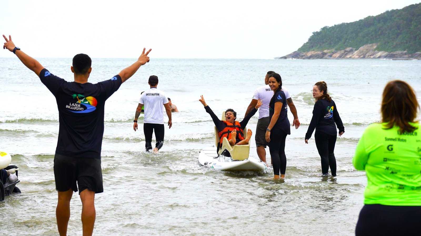 Evento “Praia Inclusiva” reuniu 90 PCDs na cidade do Guarujá