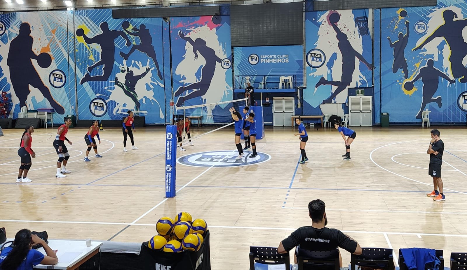 Pensando na Superliga, Pinheiros realiza amistoso com República Dominicana