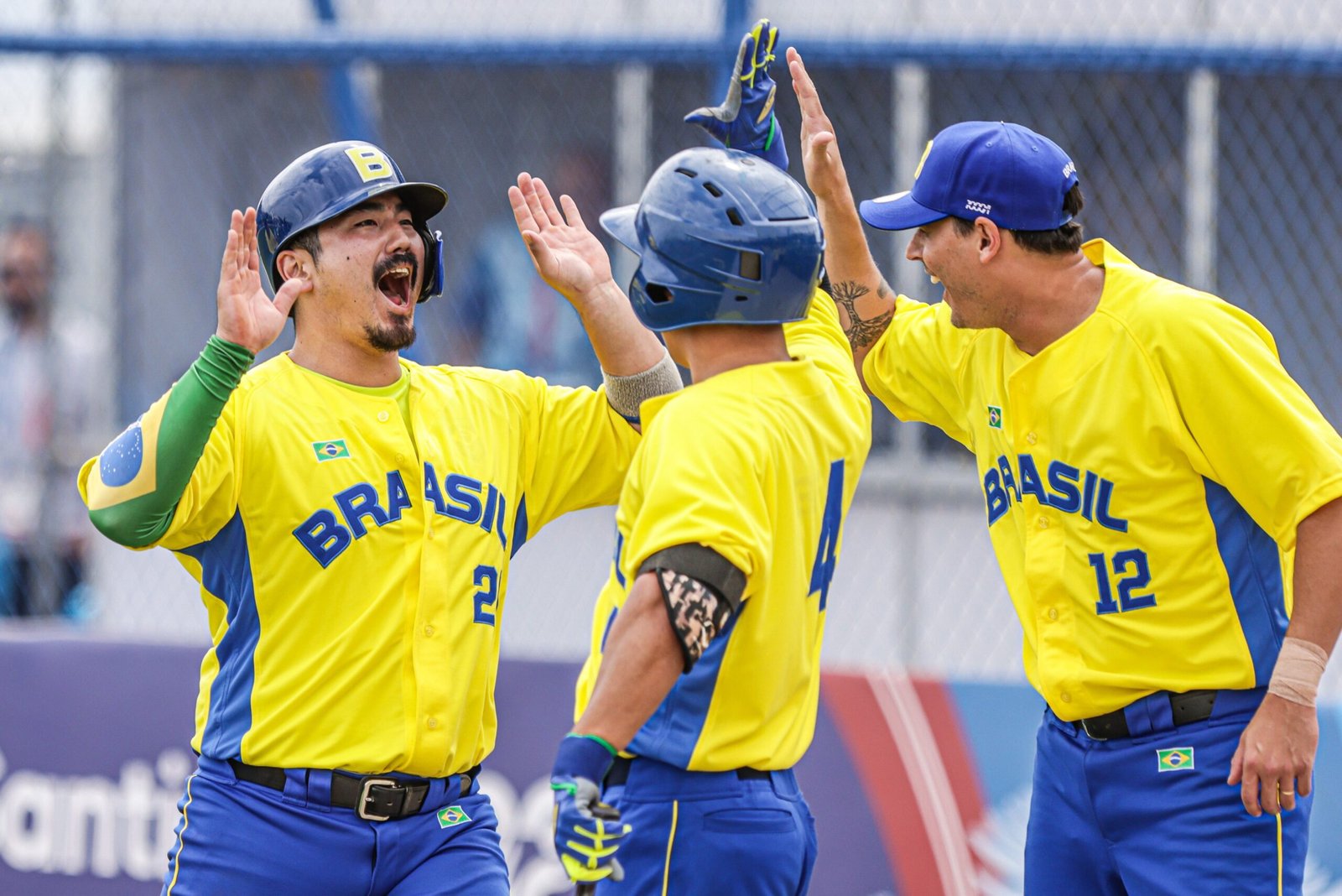 Brasil surpreende e bate Venezuela na estreia no beisebol no Pan