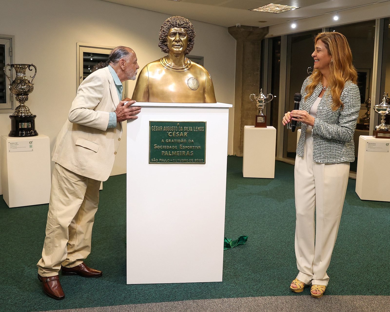 Ídolo e goleador, ex-jogador do Palmeiras recebe grande homenagem