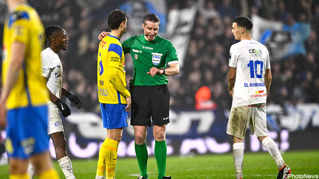 Polêmica do jogo na Bélgica: Técnico demitido, capitães suspensos e jogadores multados
