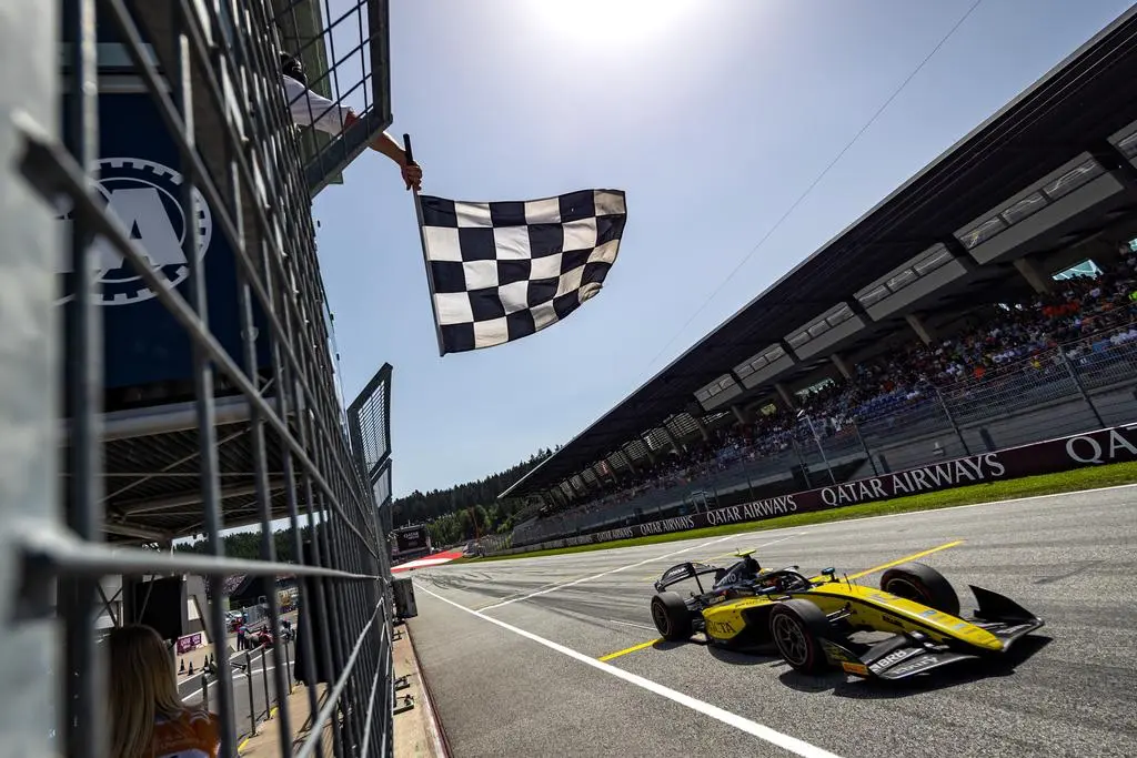 Toca o hino do Brasil: Gabriel Bortoleto venceu sua primeira corrida na F-2