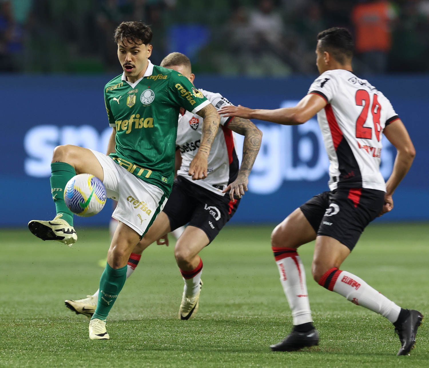 Coluna Nó Tático – Medalha de lata: Palmeiras passa recibo e perde para Vitória em pleno Allianz Parque