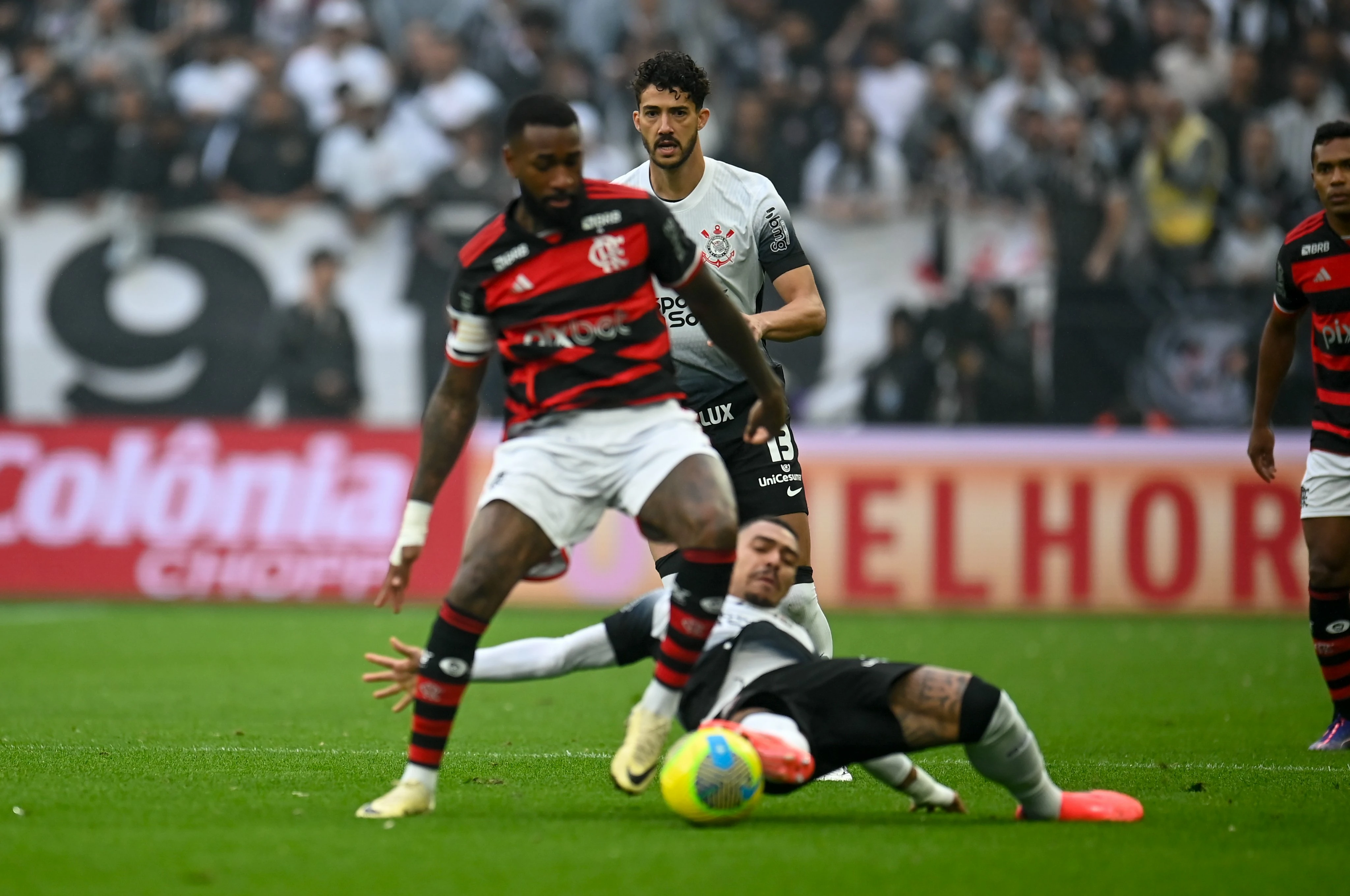 Timão com um a mais não aproveita e Flamengo esta na final da Copa do Brasil