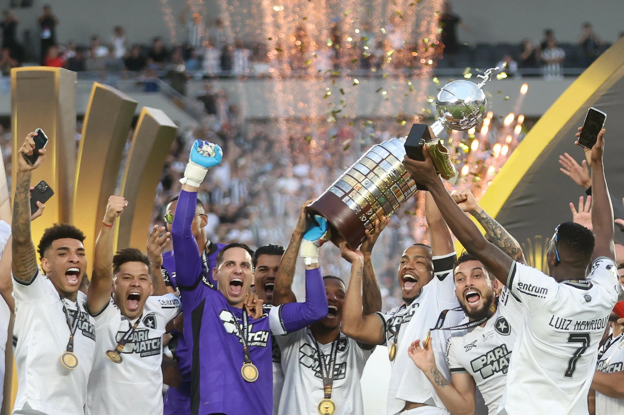 Botafogo CAMPEÃO da Libertadores. Com um a menos, Fogão supera Galo