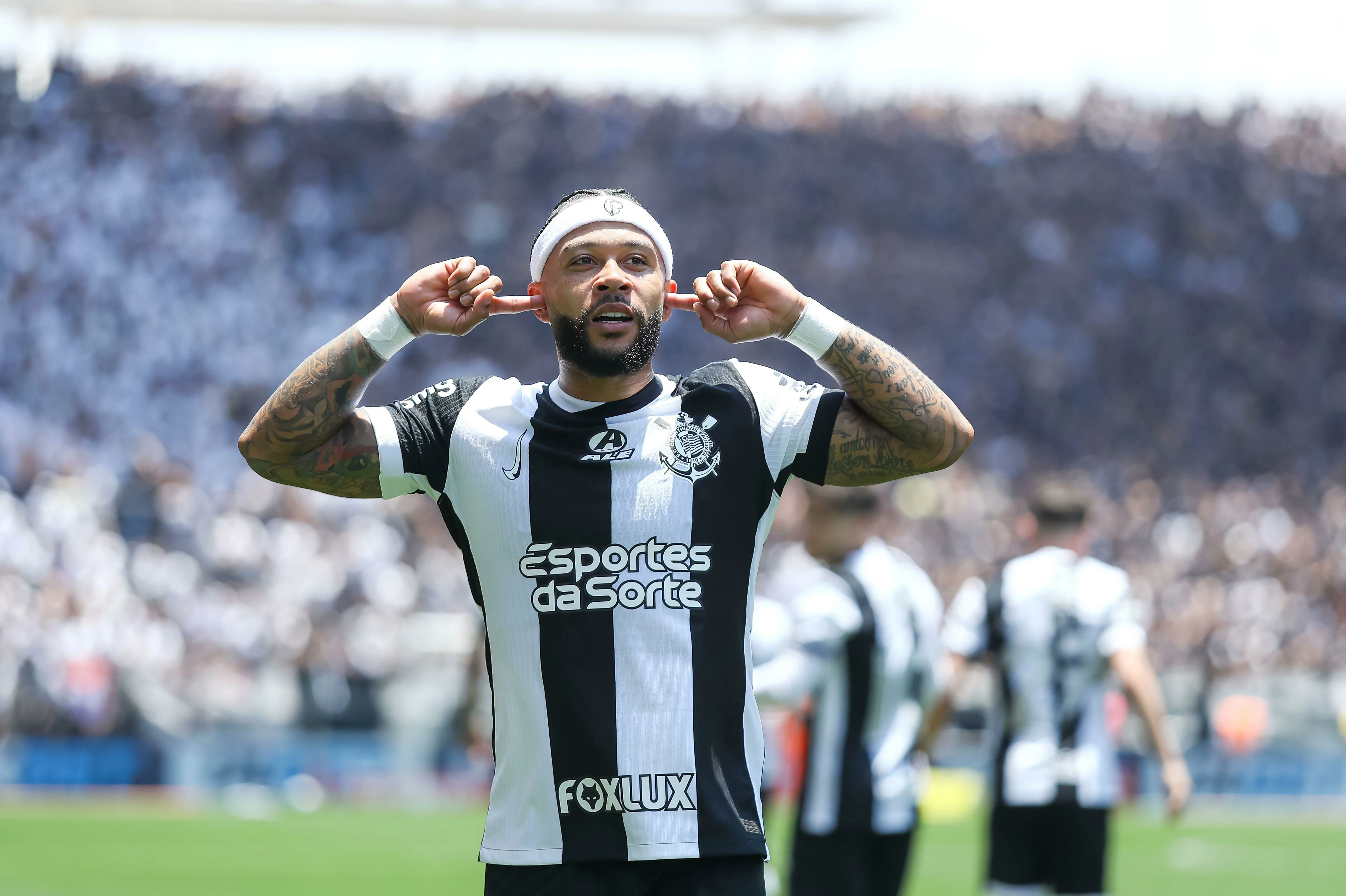 Salários dos clubes brasileiros crescem e superam grandes ligas