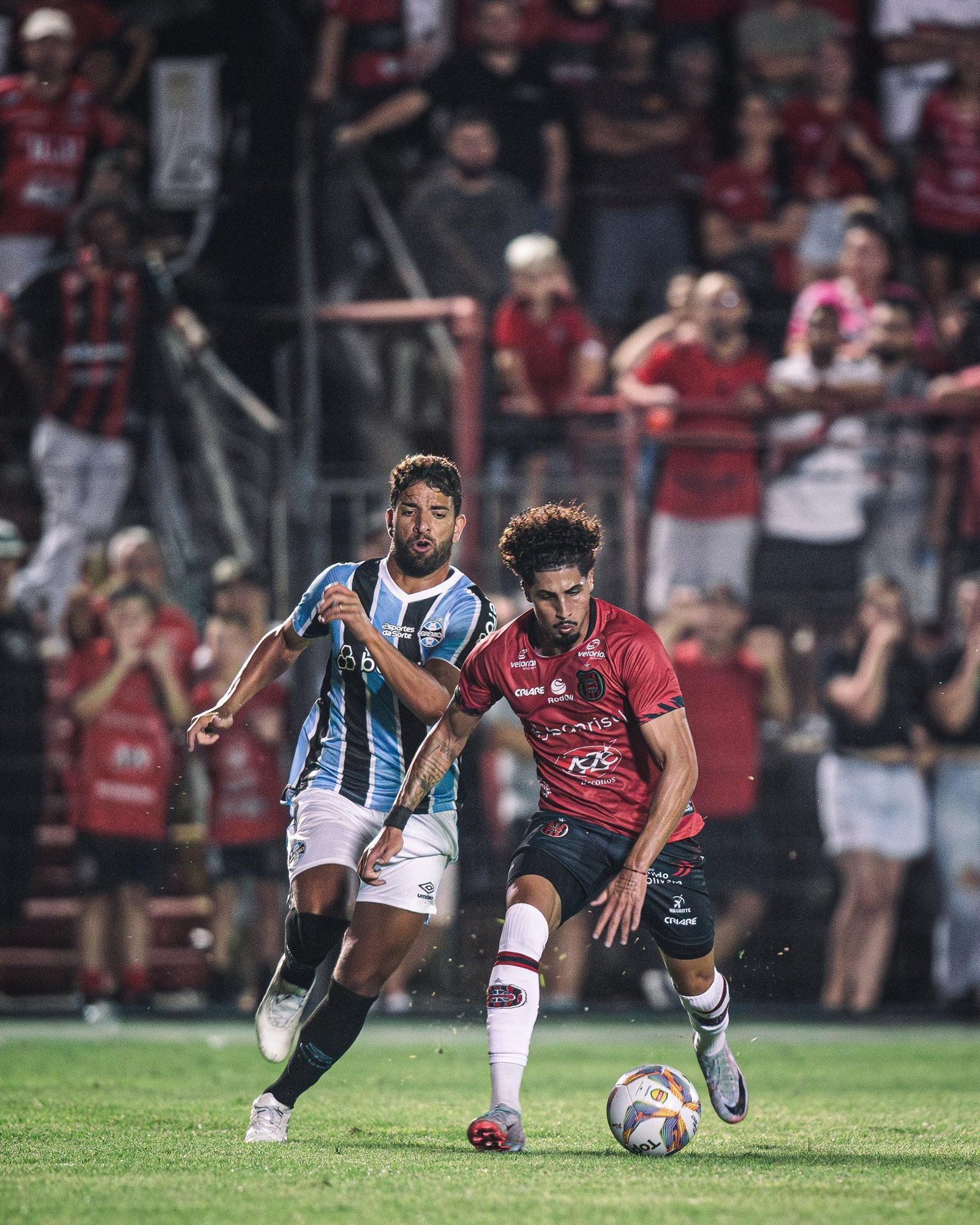 Dupla Grenal ficam apenas no empate na estreia do Gauchão.