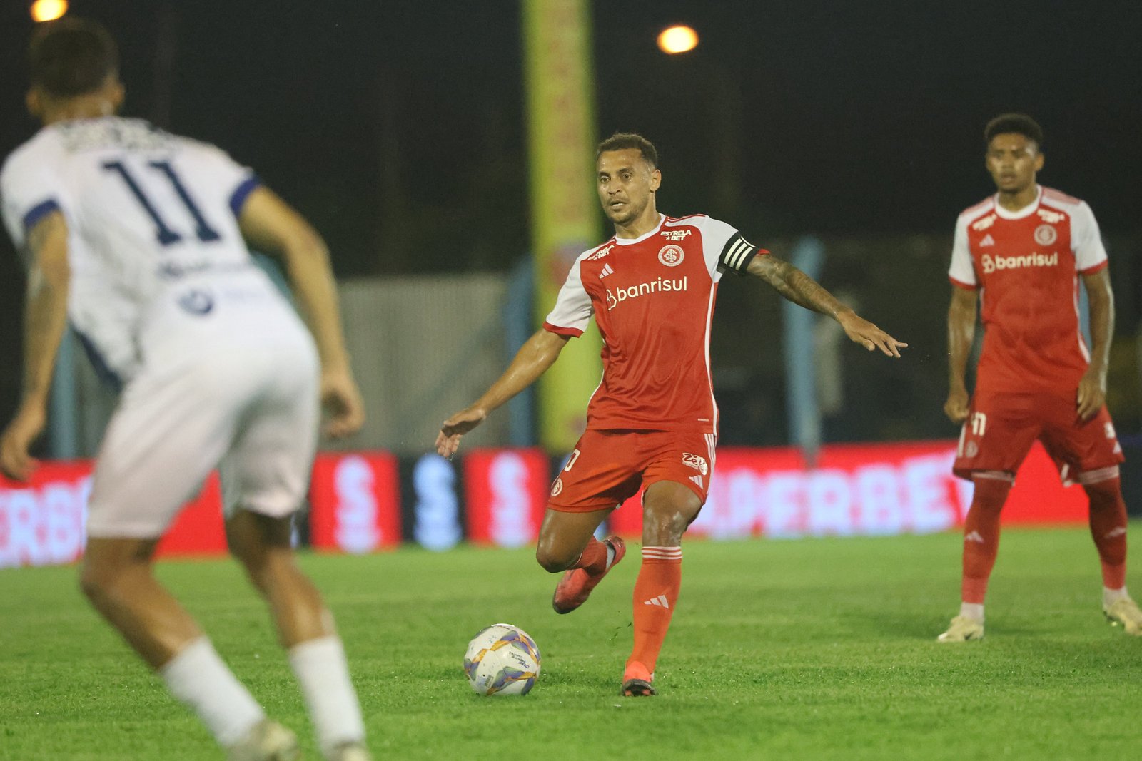 Caxias goleia e Internacional vence na 3 rodada do Gauchão.