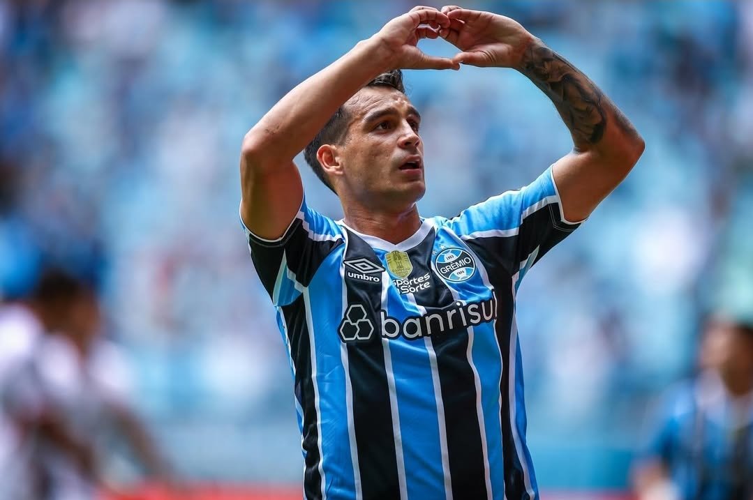 Grêmio goleia e Internacional vence pelo Gauchão.