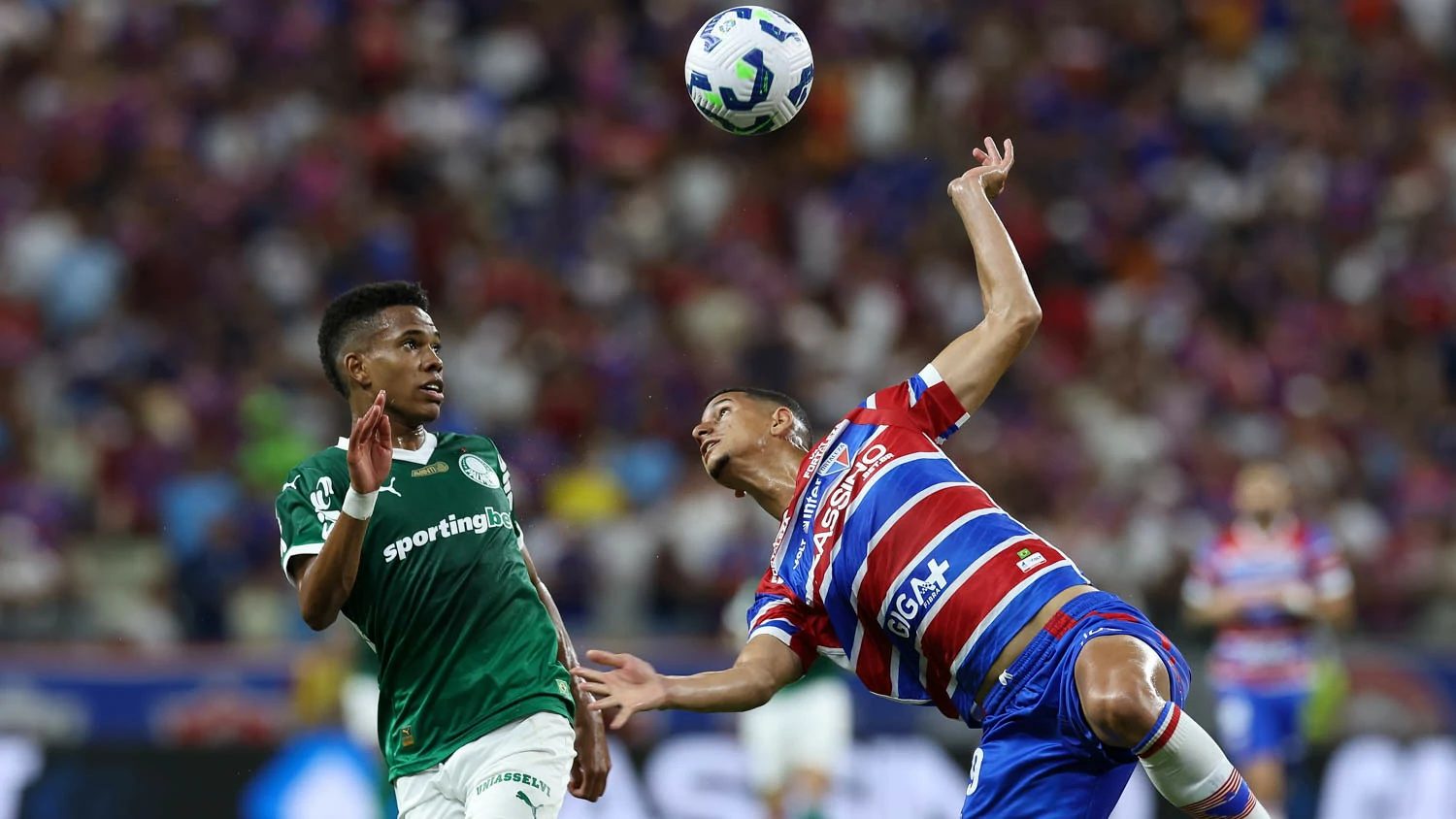 Palmeiras assume liderança, Flamengo empata: emoções agitam a rodada do Brasileirão