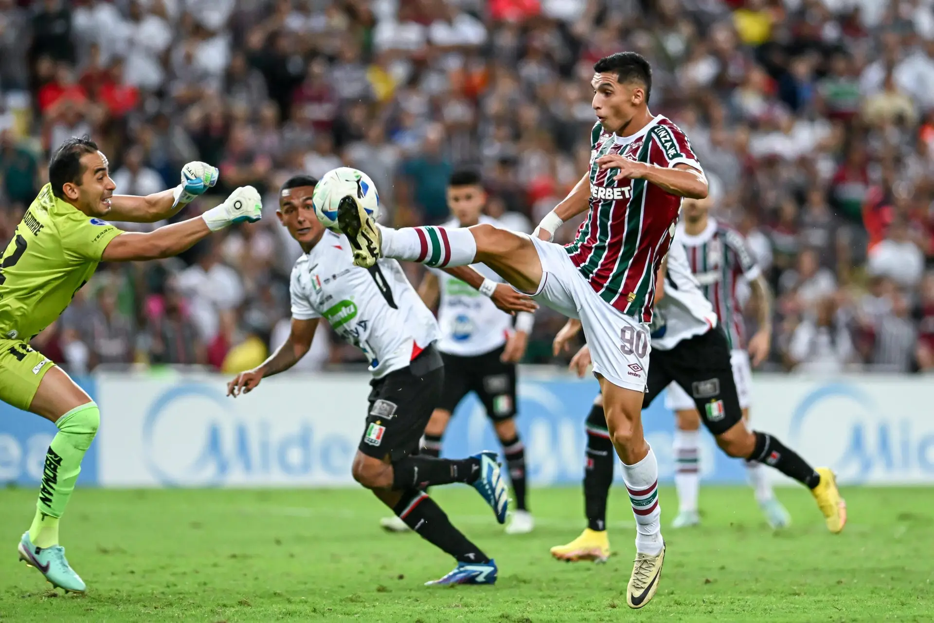 Quatro times brasileiros se classificam para a próxima fase da Conmenbol Sul-Americana.