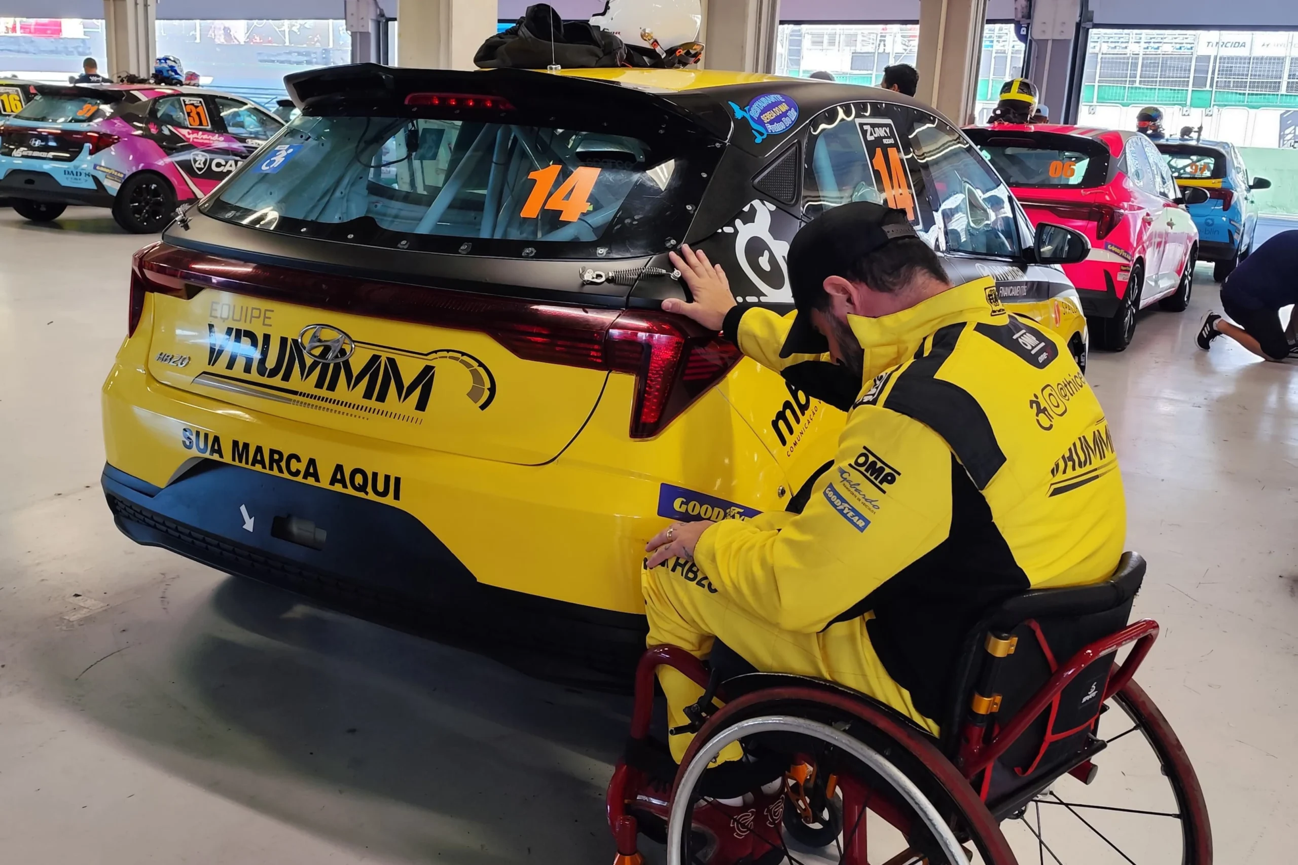 Thiago Cenjor faz história como primeiro piloto cadeirante da Copa HB20