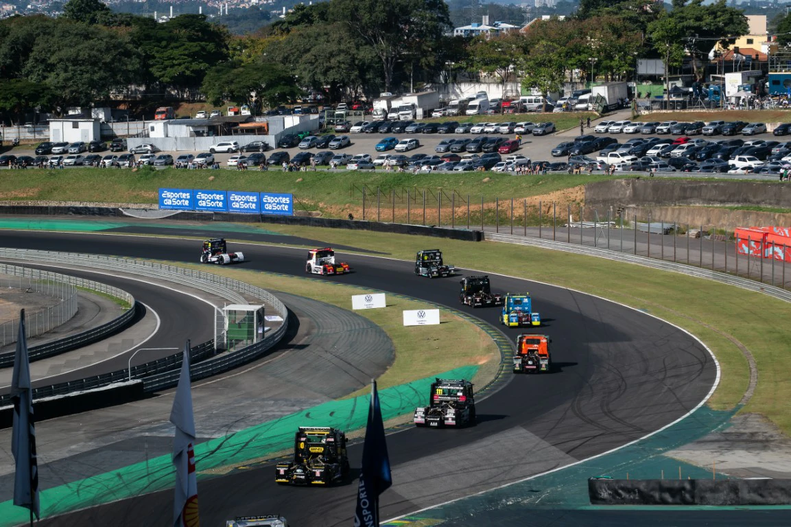 Totti imparável! Piloto domina Interlagos com vitórias soberanas na Copa Truck