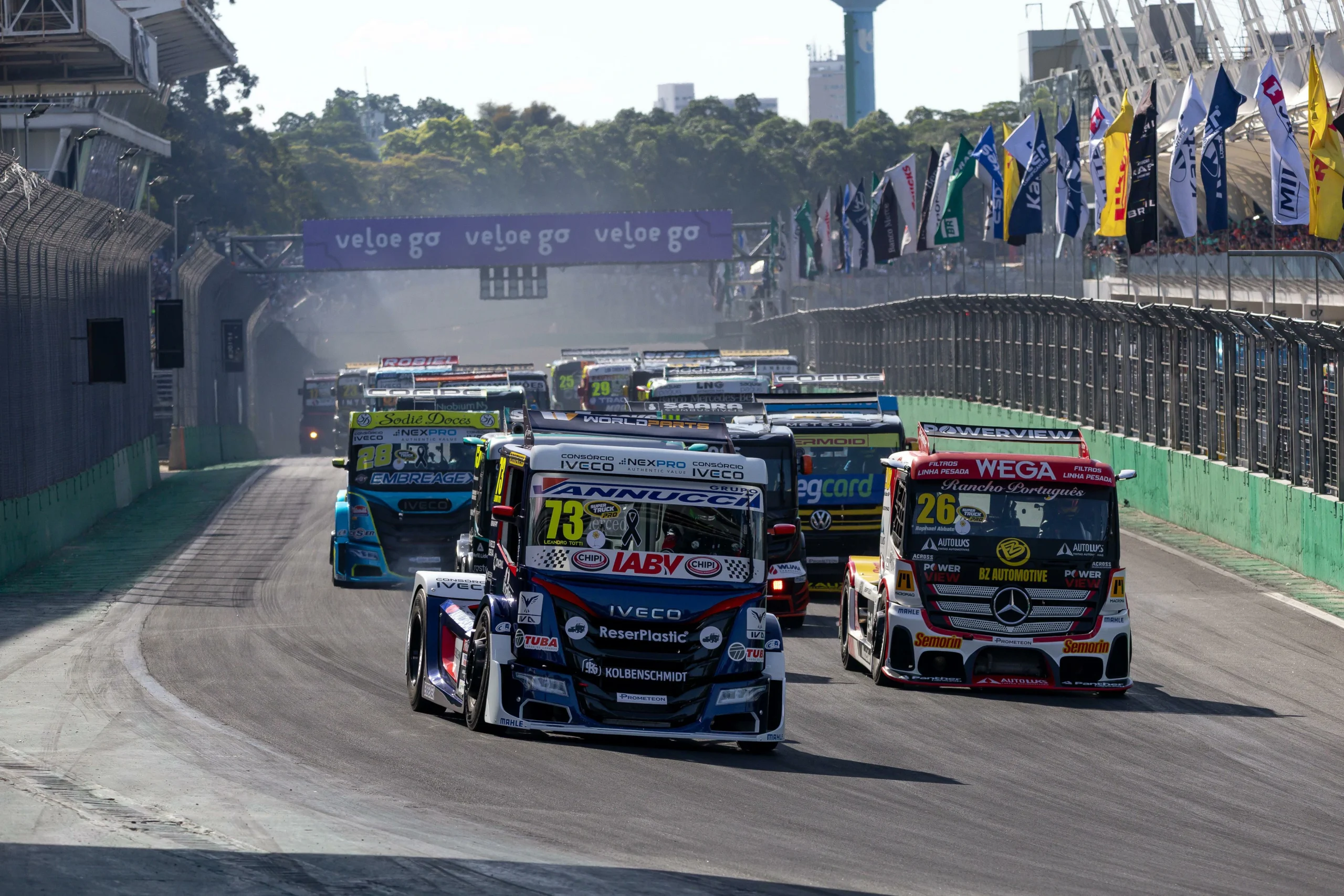 Vannucci Racing domina Interlagos com dobradinha histórica de Totti na Copa Truck