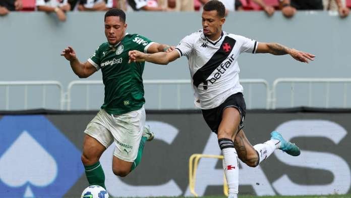 Palmeiras vence o Vasco com gol de Vitor Roque