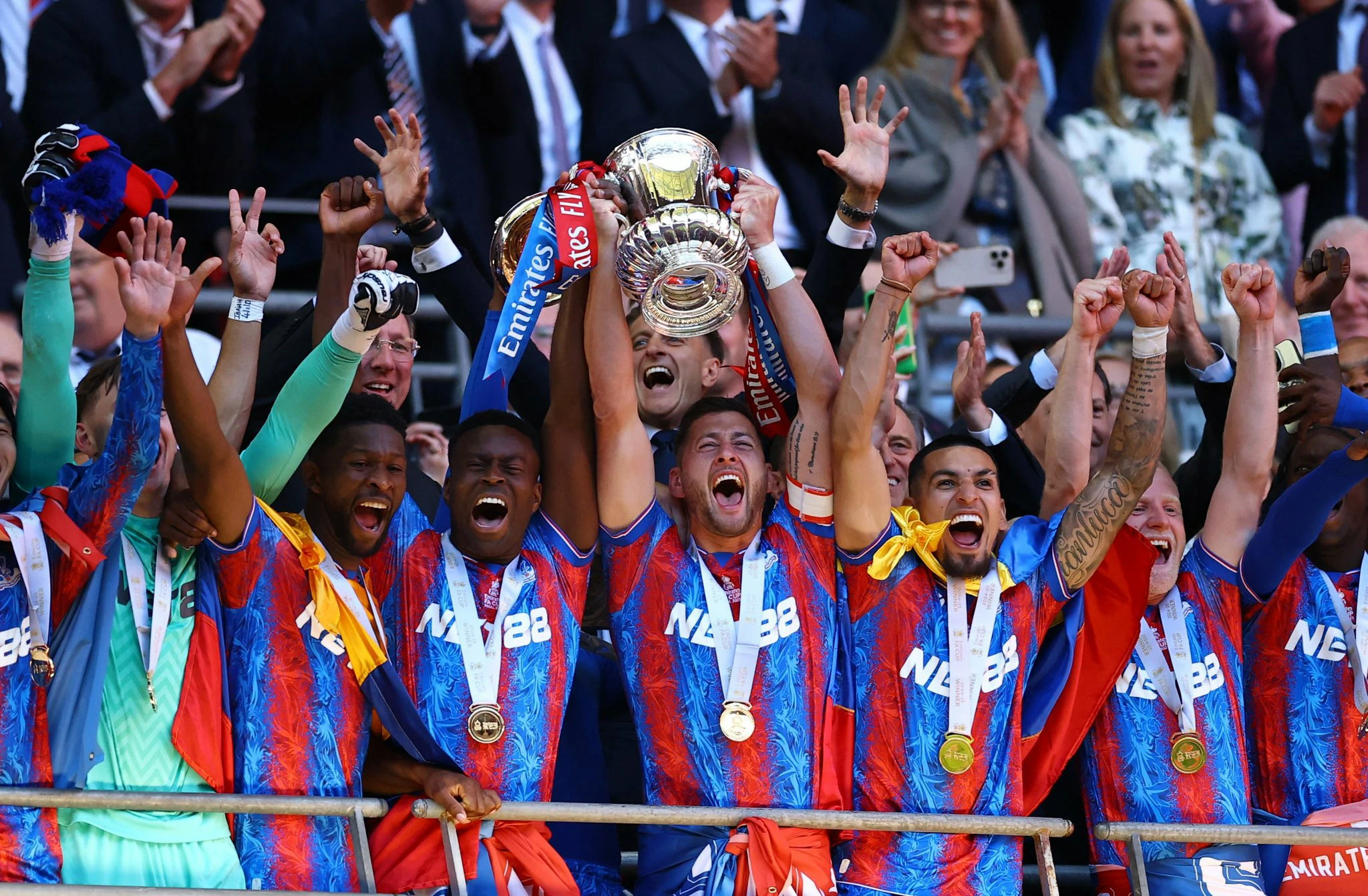 Crystal Palace conquista título inédito da Copa da Inglaterra com vitória heroica sobre o City