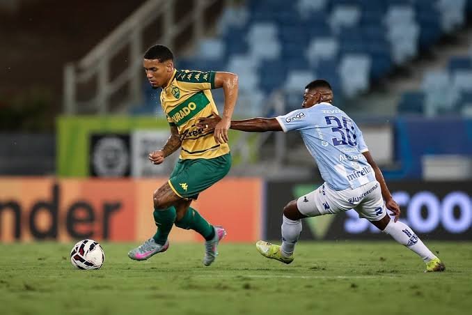 Jogando em casa, Cuiabá vence o Paysandu na Série B